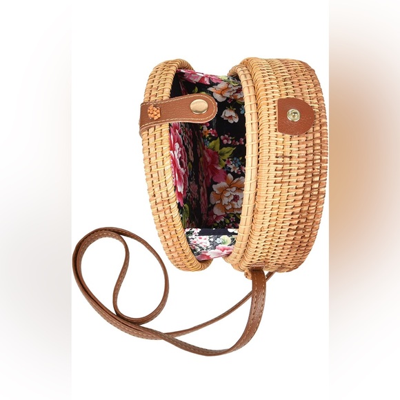 NWOT round wicker bag - Picture 4 of 4